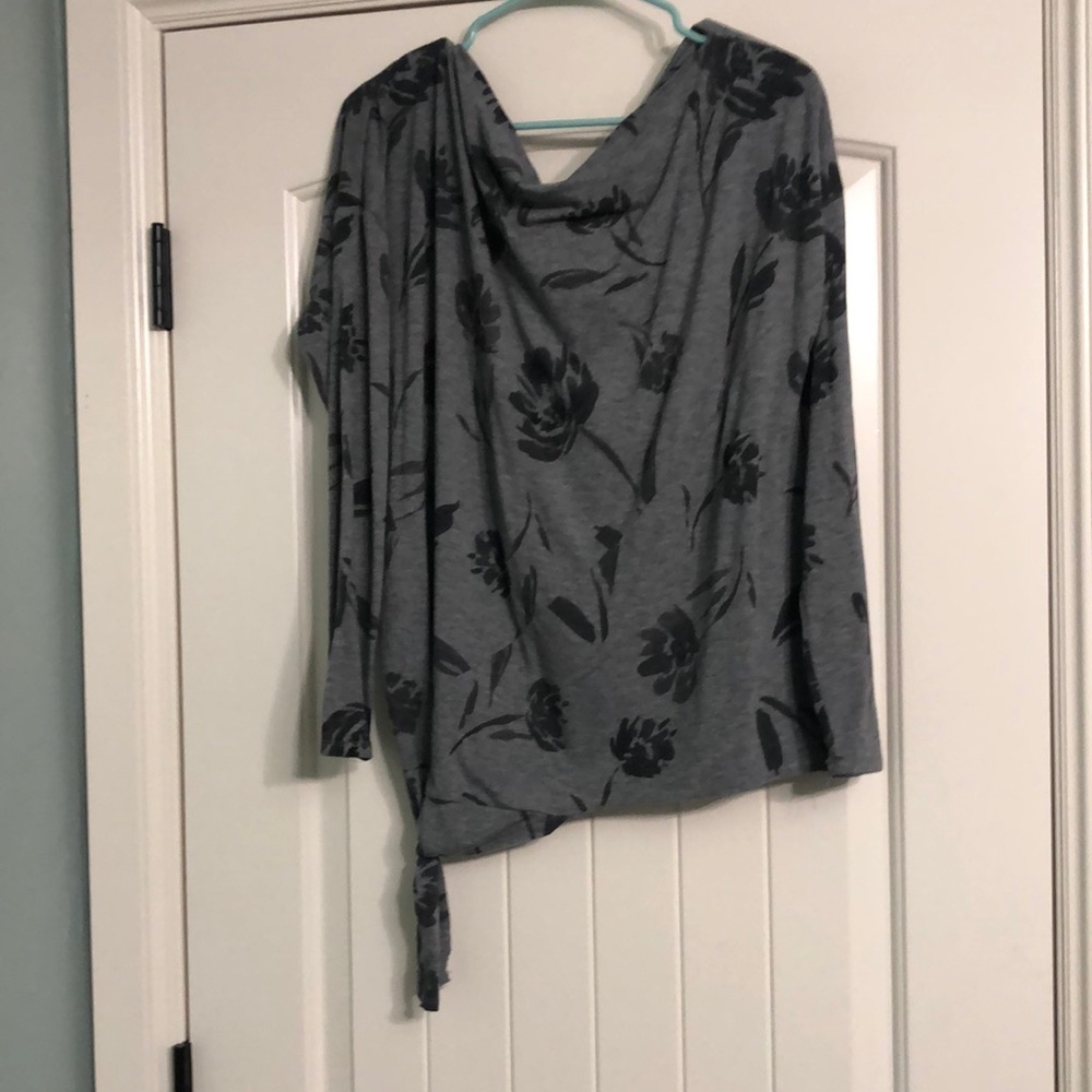 Long sleeve barely worn tee